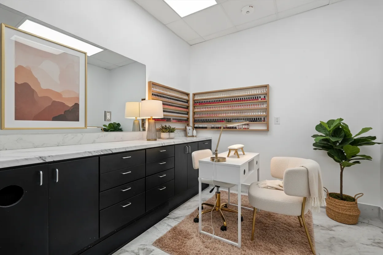 Nail Technician salon suite for rent at Paradise Suites & Salon in Allen, TX
