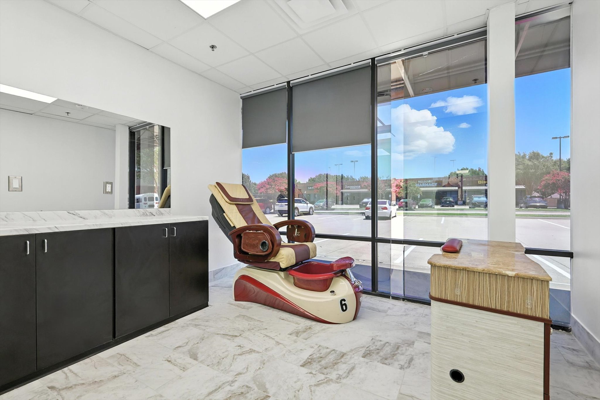 Paradise Suites & Salon - Suite 27 - Modern furnished salon suite in Allen, TX