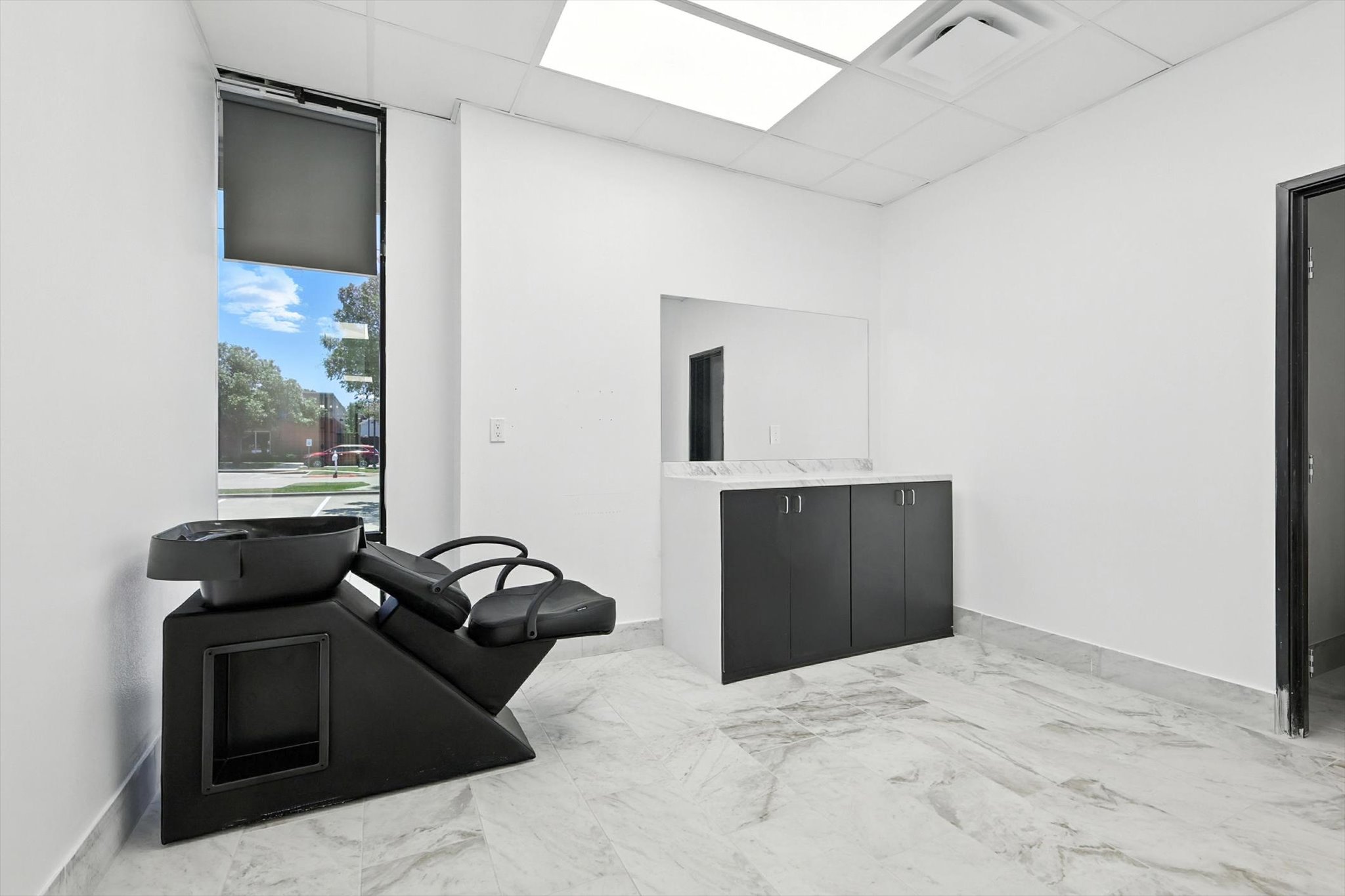 Paradise Suites & Salon - Suite 33 - Modern furnished salon suite in Allen, TX